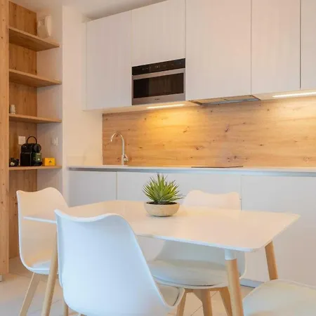 아파트 Spacious A-c 2p - Place Des Lices 쎙뜨호뻬