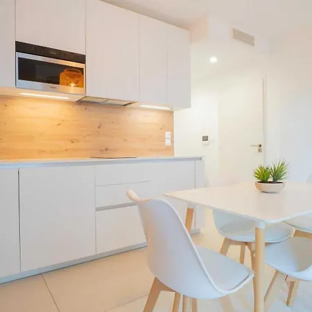 Spacious A-c 2p - Place Des Lices Apartment Saint-Tropez