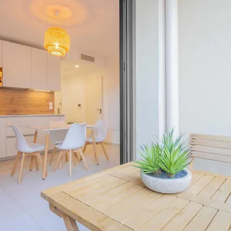 Spacious A-c 2p - Place Des Lices 아파트 *