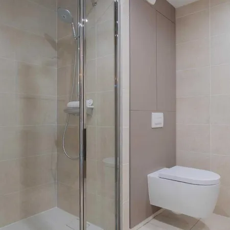 Spacious A-c 2p - Place Des Lices 아파트 *